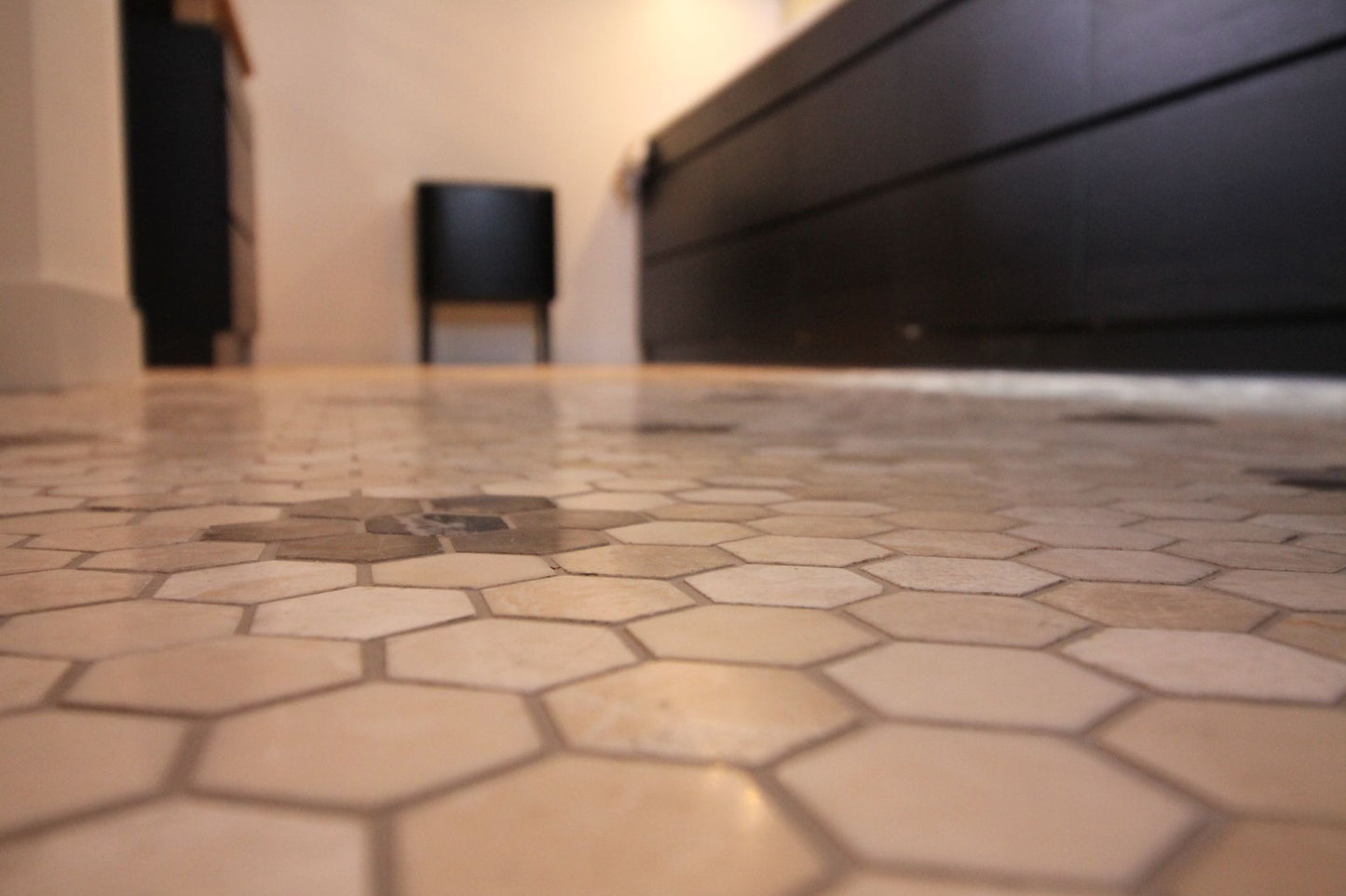 Mosaic Hexagon Plain Bottocino