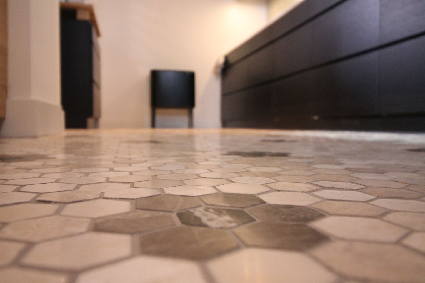 Mosaic Hexagon Plain Bottocino
