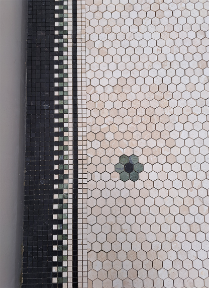 Mosaic Corner Block Pattern Bottocino
