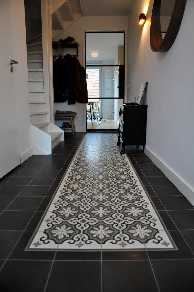 Gris 18 Corner