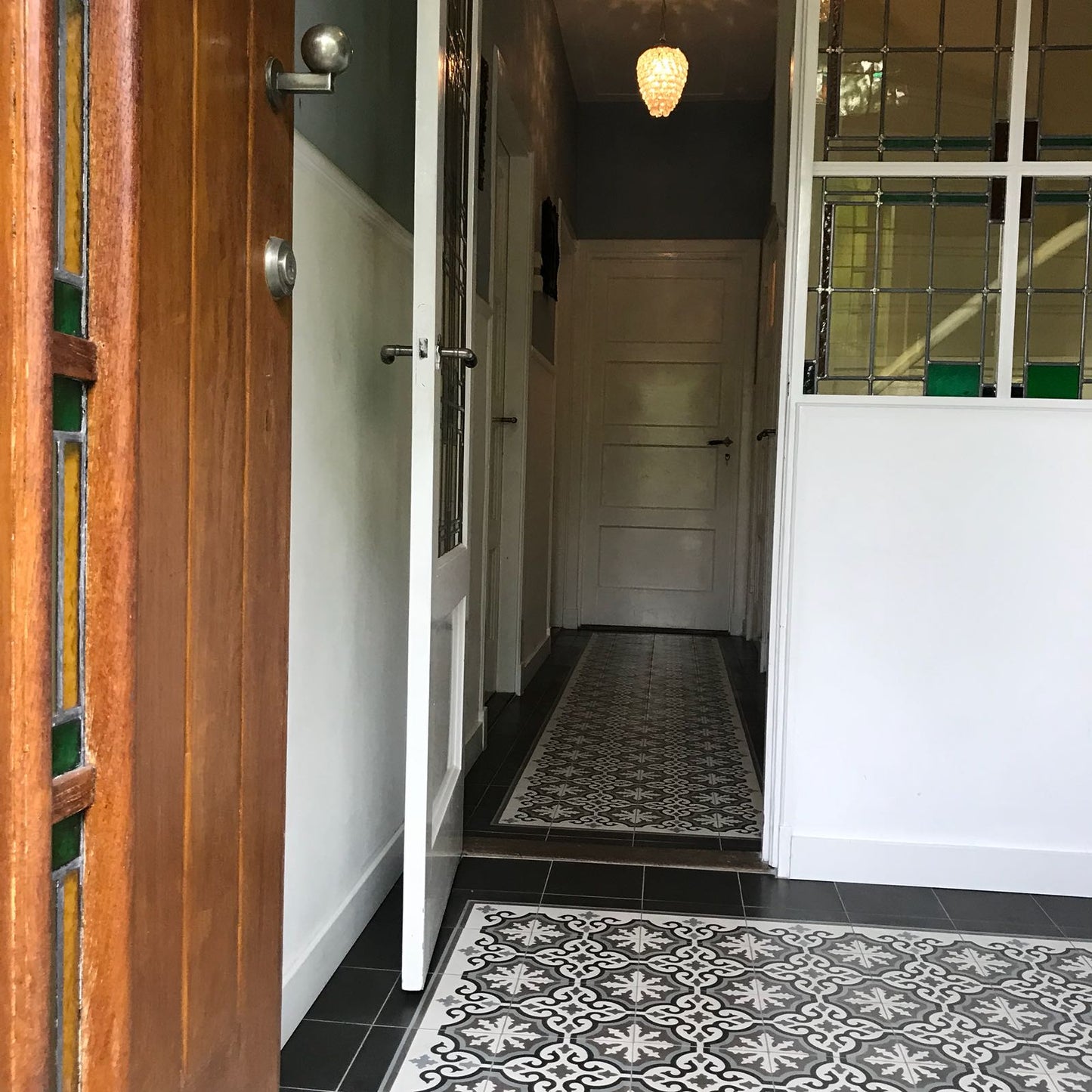 Gris 18 Corner