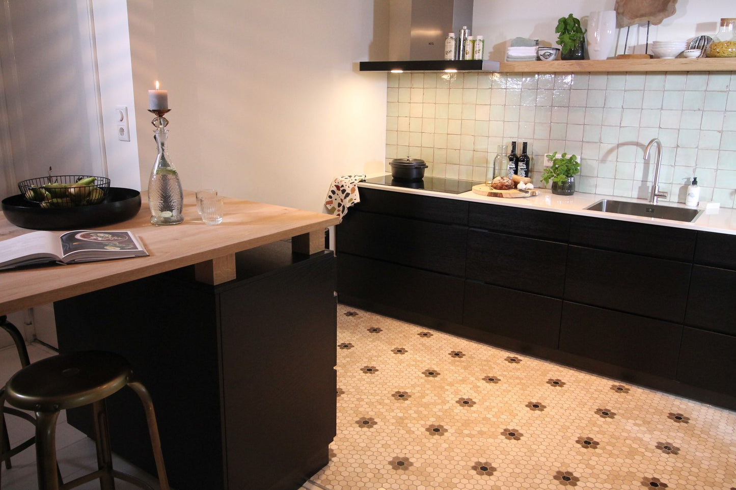 Mosaic Hexagon Plain Bottocino
