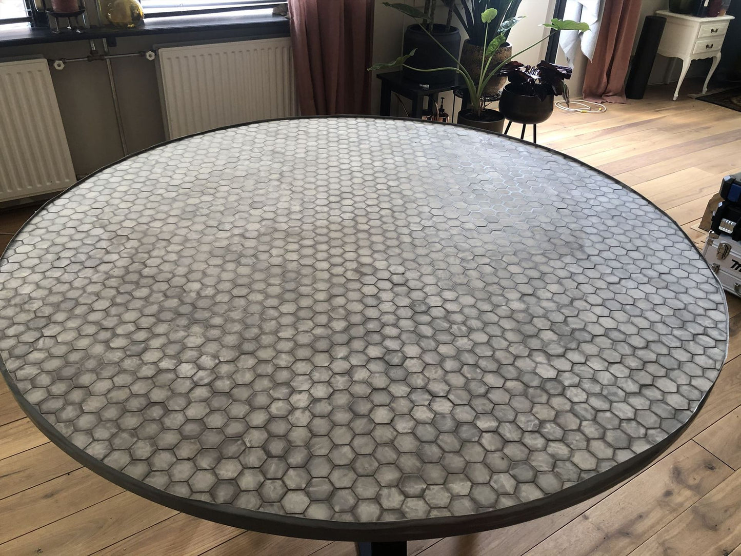 Mosaic Hexagon Plain Silver Shadow