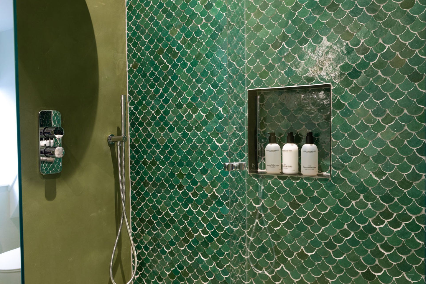 Zellige Vert Foncee Poisson Echelles